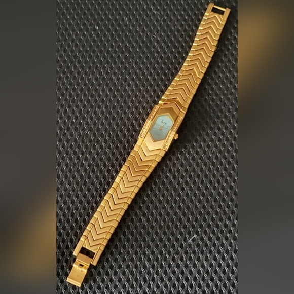 (SOLD) ETLO France Sport Women's QUARTZ Watch 7 Inches New Battery - Picture 2 of 6